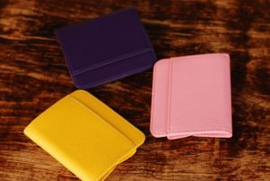 『ミニ財布』　背面にカードポケット